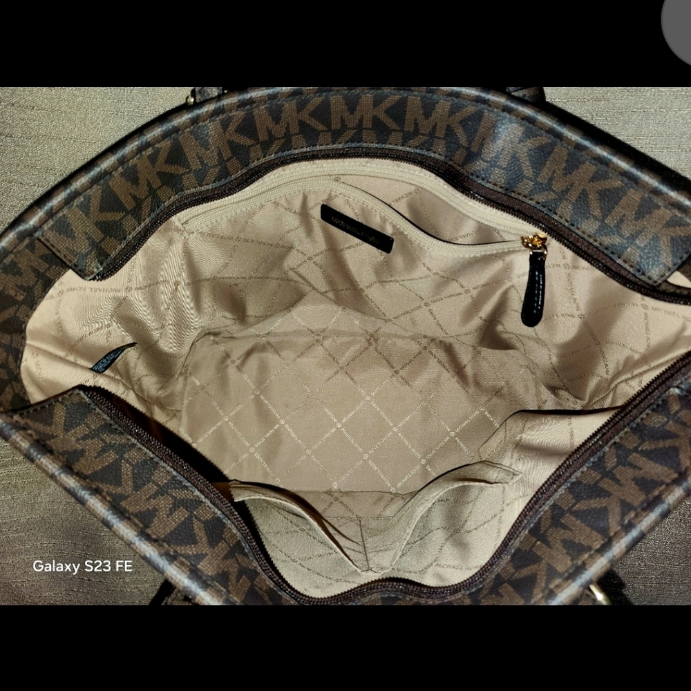 Michael Kors Black Patent Logo Tote - Picture 6 of 6